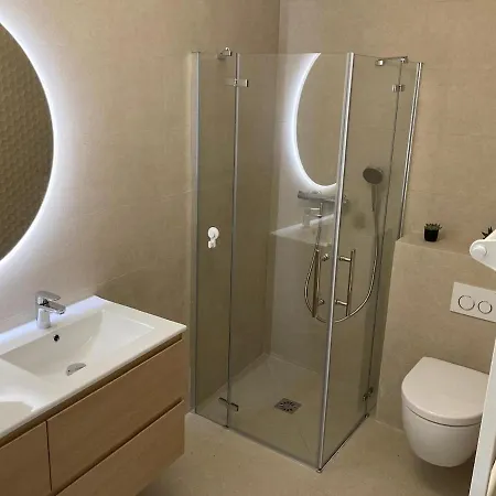 In 4br 8p Ac Free Parking 2 Mns Walk To Palais * Cannes