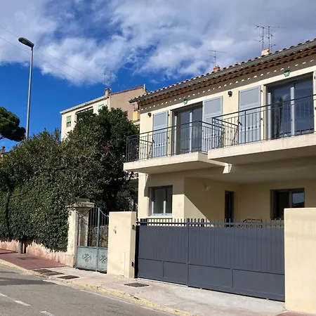 In 4br 8p Ac Free Parking 12 Mns Walk To Palais Villa