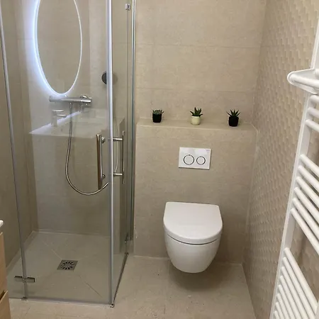 In 4br 8p Ac Free Parking 12 Mns Walk To Palais Villa Cannes