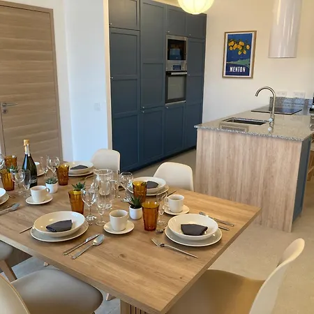 In 4br 8p Ac Free Parking 12 Mns Walk To Palais Villa *