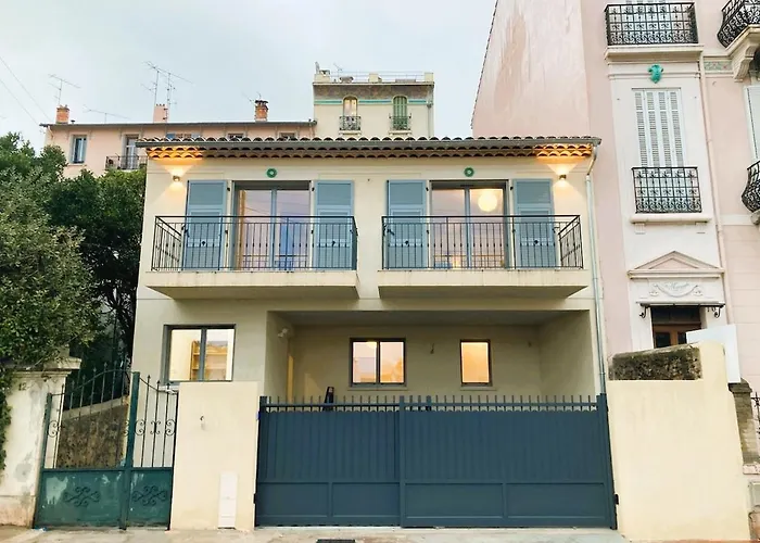 Townhouse Bellevue In 빌라