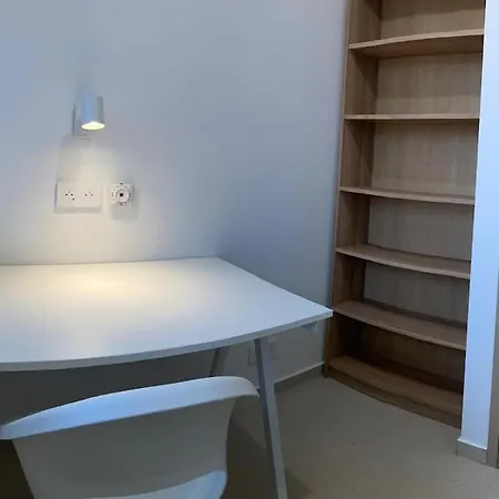 In 4br 8p Ac Free Parking 2 Mns Walk To Palais