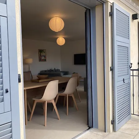 In 4br 8p Ac Free Parking 2 Mns Walk To Palais Villa *