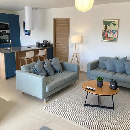 Villa In 4br 8p Ac Free Parking 2 Mns Walk To Palais