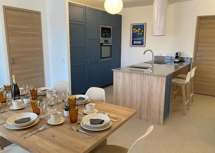 Villa In 4br 8p Ac Free Parking 2 Mns Walk To Palais
