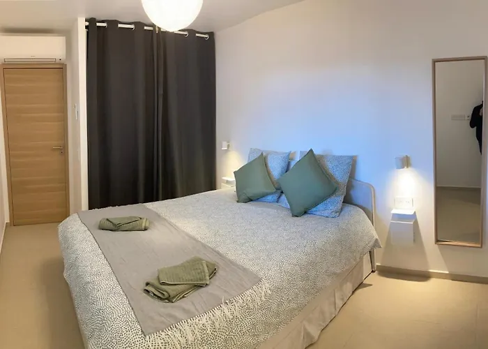 Villa In 4br 8p Ac Free Parking 2 Mns Walk To Palais Cannes