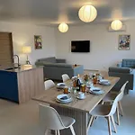 Vila In 4br 8p Ac Free Parking 2 Mns Walk To Palais *