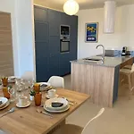 Vila In 4br 8p Ac Free Parking 2 Mns Walk To Palais